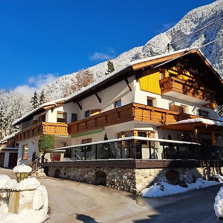 Gaestehaus Almrausch, Ferienanlage Mit Pool Nassereith Exterior foto