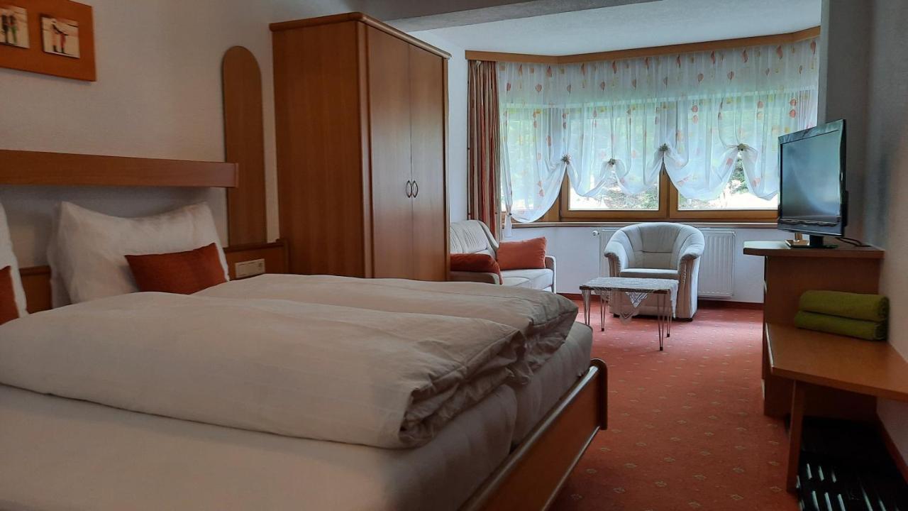 Gaestehaus Almrausch, Ferienanlage Mit Pool Nassereith Exterior foto