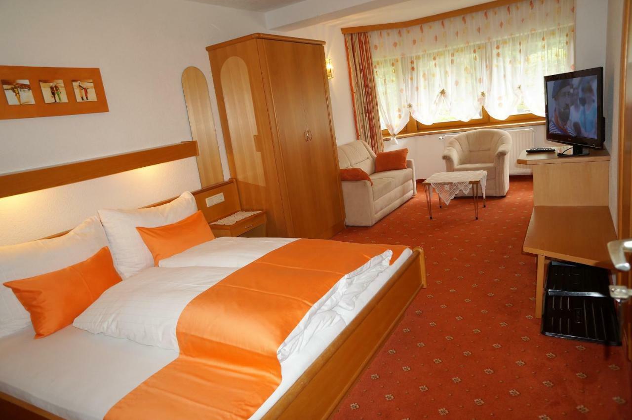 Gaestehaus Almrausch, Ferienanlage Mit Pool Nassereith Exterior foto