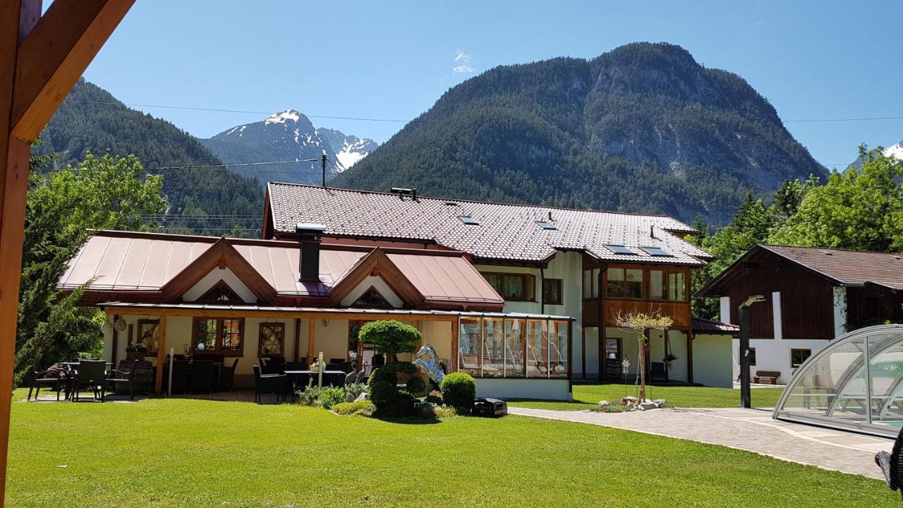 Gaestehaus Almrausch, Ferienanlage Mit Pool Nassereith Exterior foto